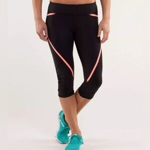 Lululemon Run Pace Crop Leggings Black Ocean Stripe Bleached Coral Sz 8